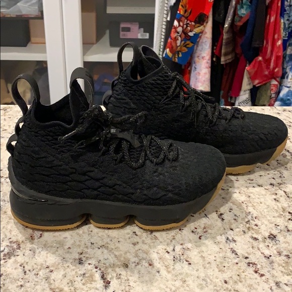 boys lebron 15